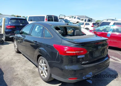 2015 Ford Focus Se z USA, uszkodzony, nr VIN 1FADP3F26FL283668